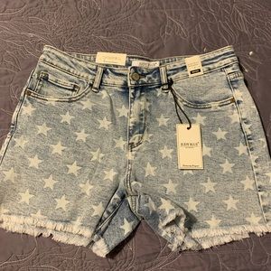 NWT Judy Blue shorts with Star Print